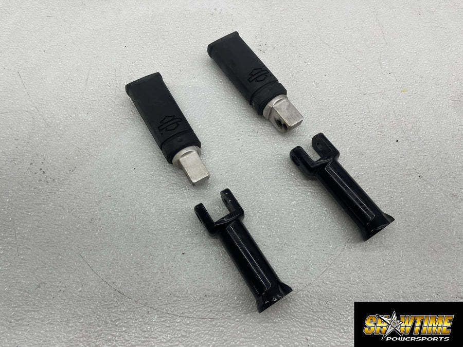 18-21 HARLEY-DAVIDSON HERITAGE CLASSIC FLHC REAR PASSENGER FOOT RESTS PEGS PAIR