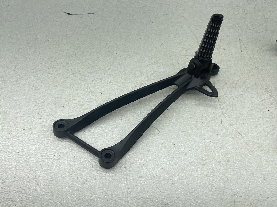 19-23 KAWASAKI NINJA ZX6R ZX636 REAR BACK PASSENGER PEG SET PAIR