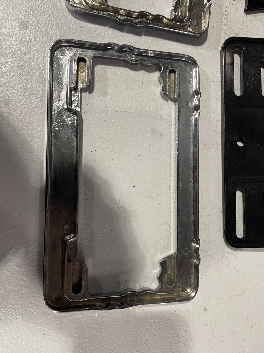 HARLEY-DAVIDSON DYNA SOFTAIL ELECTRA GLIDE CVO REAR LICENSE PLATE MOUNT LOT