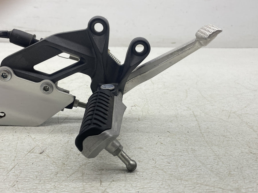 12-26 KAWASAKI NINJA ZX14R RIGHT REARSET REAR SET DRIVER FOOT PEG BRAKE MASTER