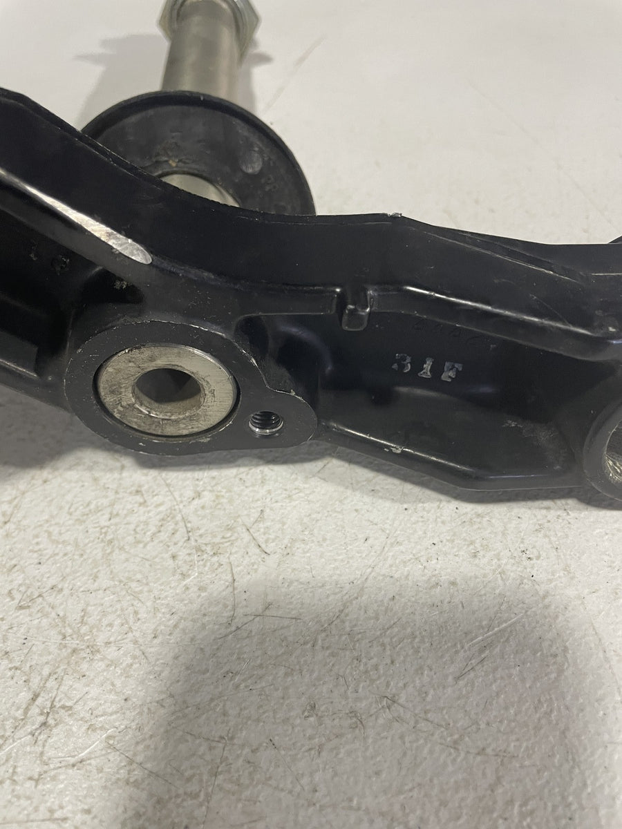 03 04 TRIUMPH DAYTONA 600 FRONT FORKS CLAMP LOWER TRIPLE TREE STEM