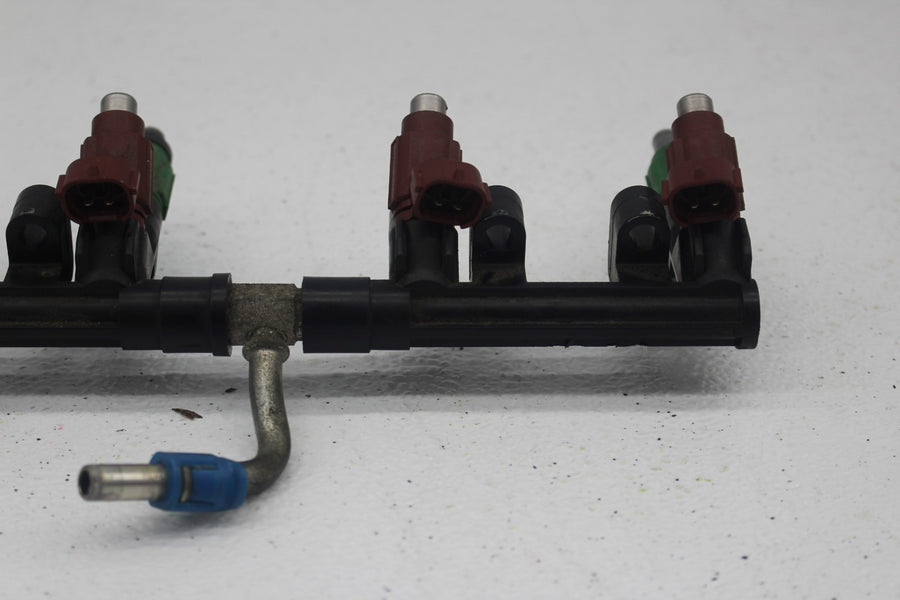 08-09 SUZUKI GSXR750 SECONDARY FUEL INJECTORS TOP AIRBOX GAS RAIL