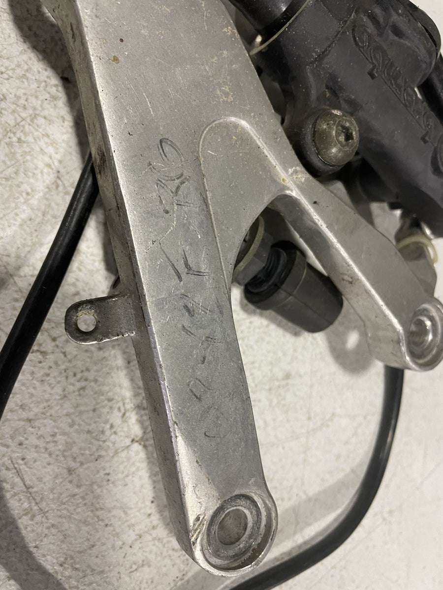 99-02 YAMAHA YZF R6 RIGHT REARSET REAR MASTER DRIVER FOOT PEG REST STOP