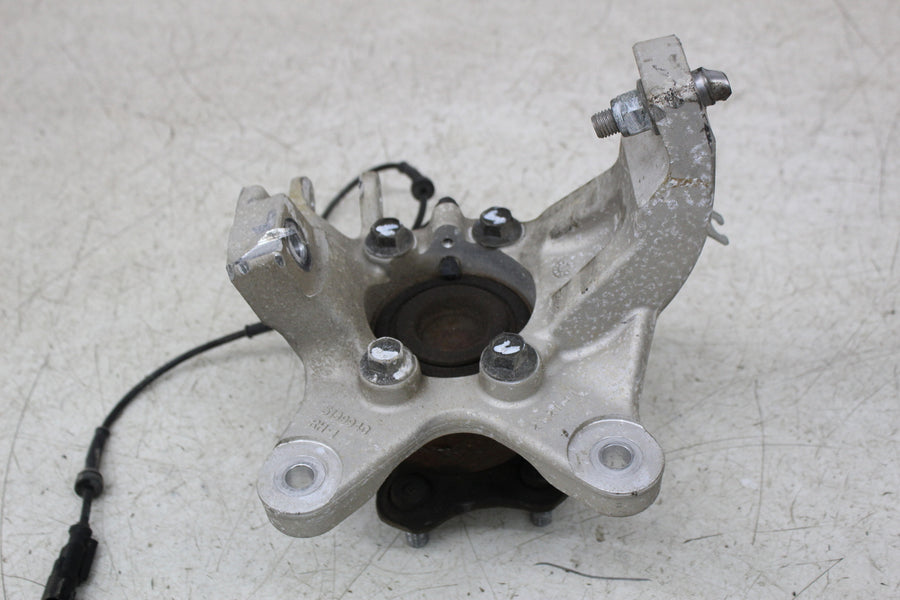 19 POLARIS SLINGSHOT SL FRONT RIGHT STEERING KNUCKLE SPINDLE HUB