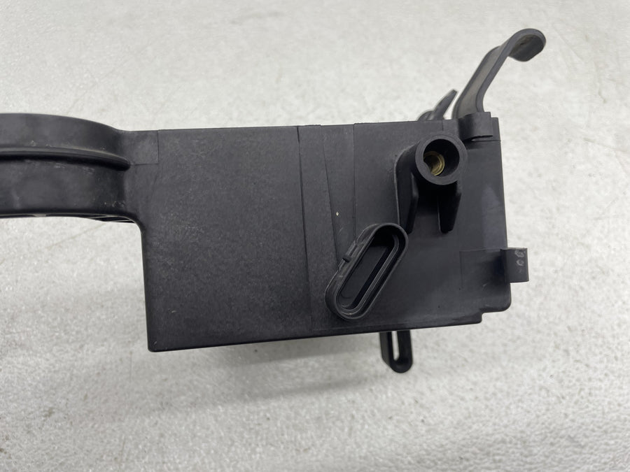 07-11 HARLEY-DAVIDSON STREET GLIDE FLHX BATTERY TRAY BOX HOLDER