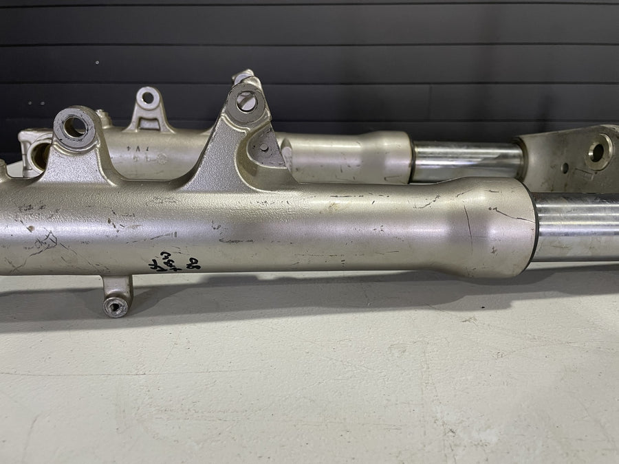 97-00 SUZUKI GSXR600 FRONT FORKS SHOCK SUSPENSION SET LOWER TRIPLE TREE