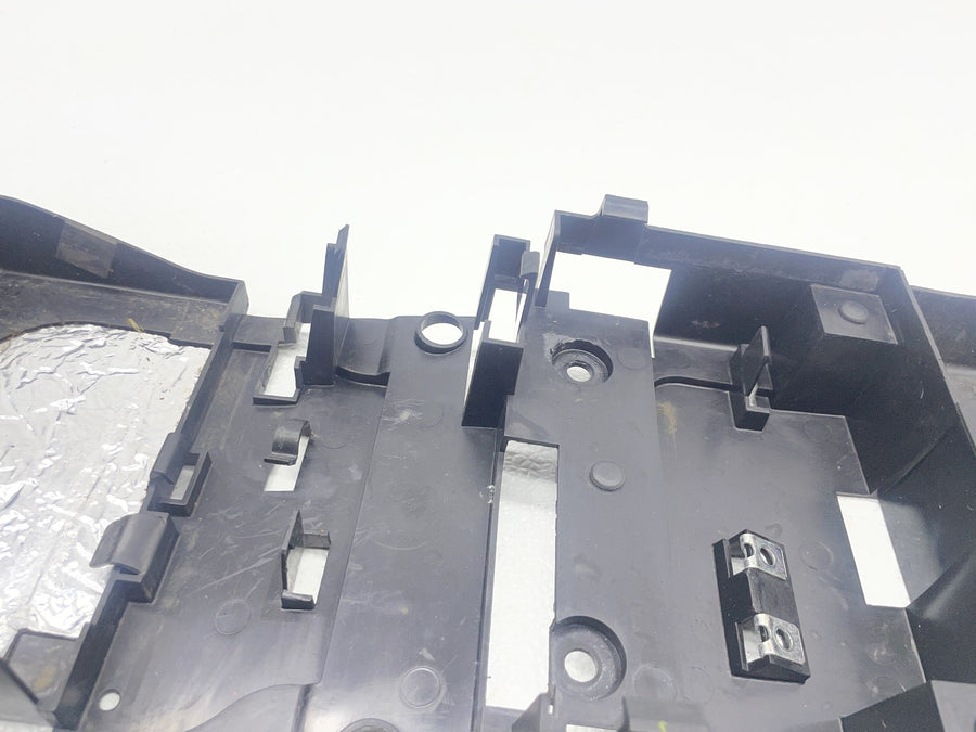 08-16 YAMAHA YZF R6 REAR BACK TAIL UNDERTAIL BATTERY TRAY PLASTIC
