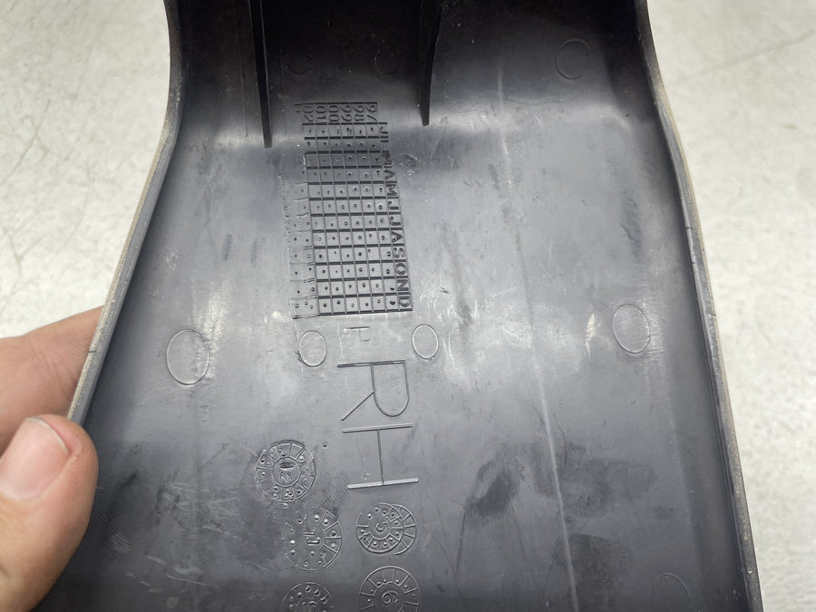 13 HARLEY-DAVIDSON ROAD GLIDE CVO CUSTOM FLTRXSE2 RIGHT STORAGE BOX LID