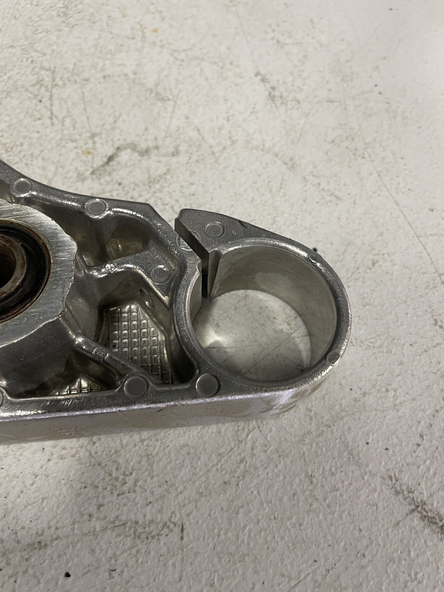 98-16 YAMAHA V STAR 650 XVS650 CUSTOM FORKS UPPER TRIPLE TREE CLAMP