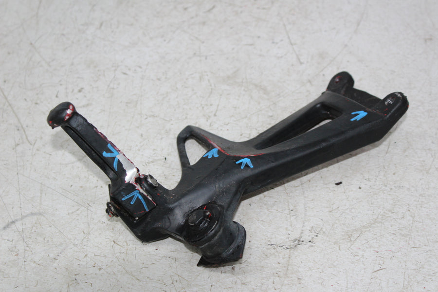 98-04 TRIUMPH SPRINT 955 RIGHT REAR BACK PASSENGER PEG