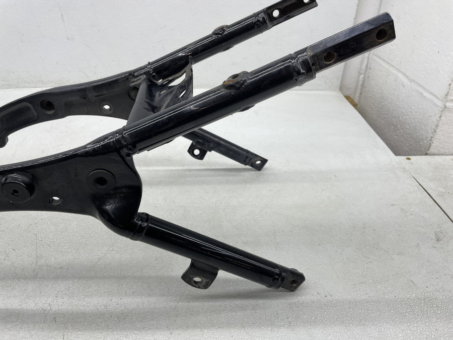 07-11 HARLEY-DAVIDSON ROAD KING CLASSIC FLHRC REAR BACK FENDER SUPPORT SUBFRAME