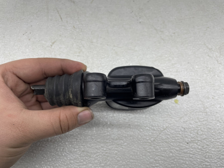 24-26 HARLEY-DAVIDSON STREET GLIDE FLHX REAR BACK BRAKE MASTER CYLINDER