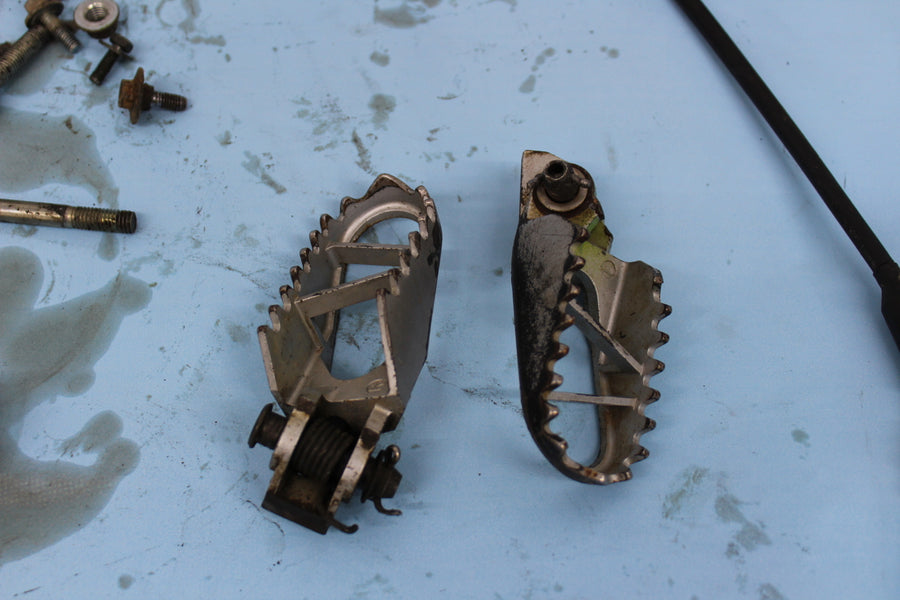 2002 KAWASAKI KX100 PARTS LOT PEGS CLUTCH LEVER CABLE NUTS BOLTS