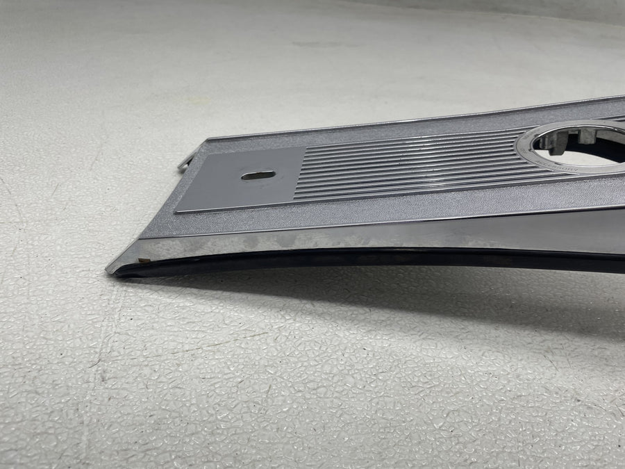 99-06 HARLEY-DAVIDSON ROAD KING CLASSIC FLHRCI GAS TANK CAP COVER TRIM PANEL