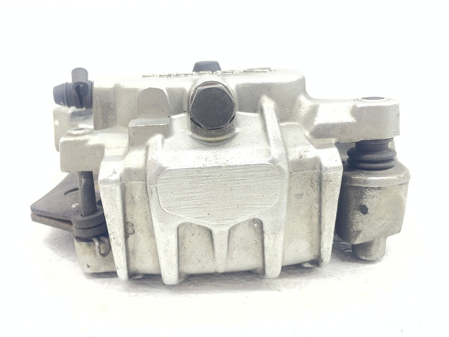 04-06 VICTORY KINGPIN BREMBO REAR BACK BRAKE CALIPER W MOUNT BRACKET 1910619