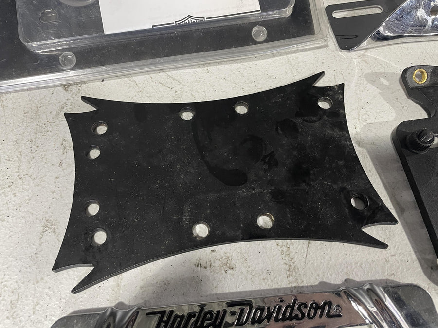 HARLEY-DAVIDSON DYNA SOFTAIL ELECTRA GLIDE CVO REAR LICENSE PLATE MOUNT LOT