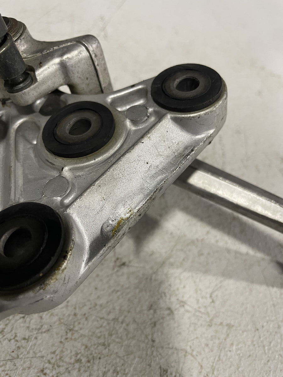 99-07 SUZUKI HAYABUSA RIGHT REARSET REAR SET DRIVER FOOT PEG REST STOP