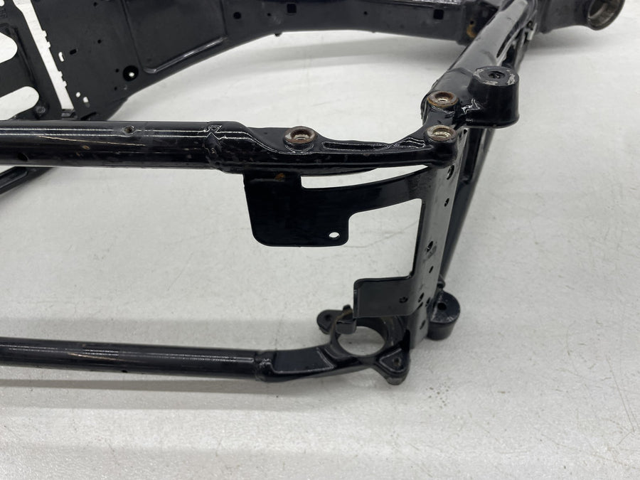 24-26 HARLEY-DAVIDSON ROAD GLIDE FLTRX STPSS35 FRAME CHASSI STRAIGHT