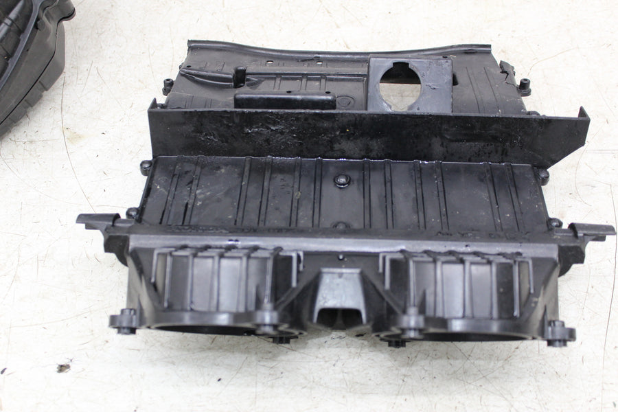 04-05 HONDA CBR1000RR AIRBOX AIR INTAKE FILTER BOX FRONT DUCT (SEE DESCP)