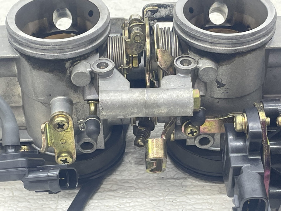 04-05 KAWASAKI NINJA ZX10R THROTTLE BODY BODIES TPS SENSOR