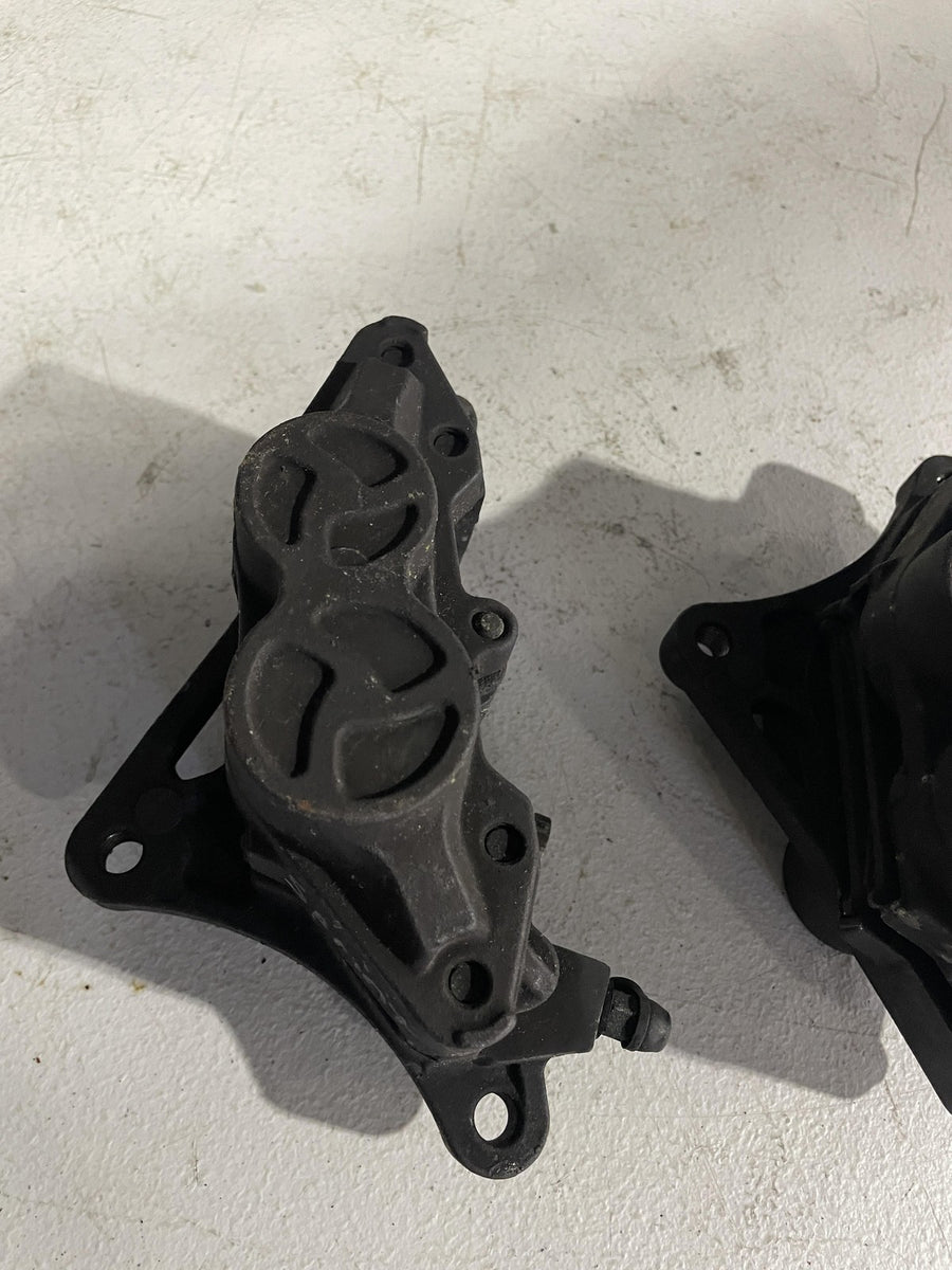 2001 TRIUMPH SPRINT RS RIGHT LEFT FRONT BRAKE CALIPER SET PAIR CALIPERS