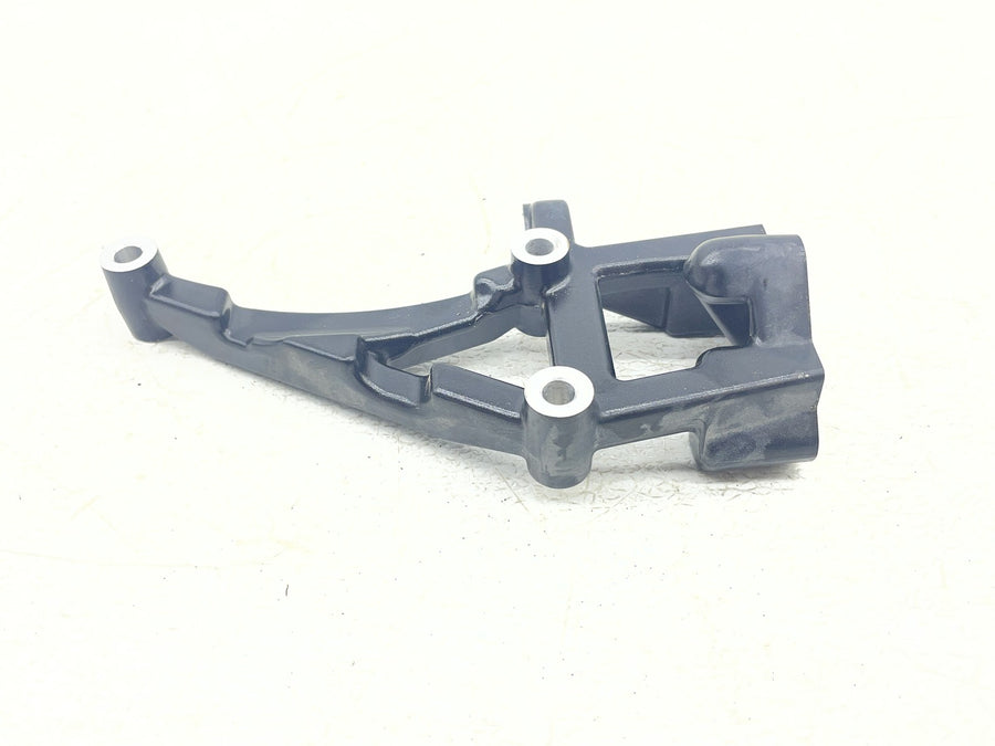 25-26 HARLEY-DAVIDSON NIGHTSTER RH975 MUFFLER EXHAUST PIPE BRACKET MOUNT