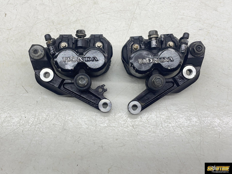83 HONDA SHADOW 750 VT750 RIGHT LEFT FRONT BRAKE CALIPER SET PAIR CALIPERS