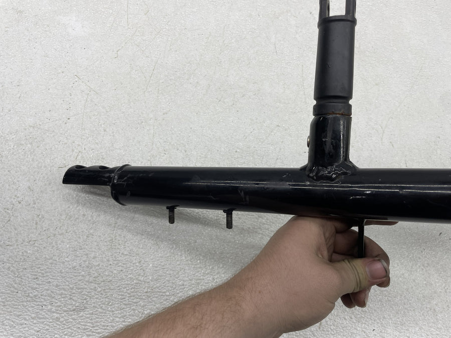 06-07 HARLEY-DAVIDSON STREET ROD VRSCR LEFT LOWER FRAME RAIL SUPPORT BRACKET
