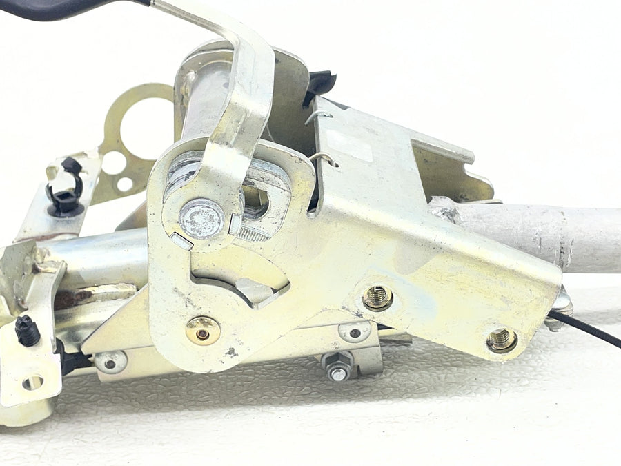 19 POLARIS SLINGSHOT SL STEERING COLUMN BRACKET