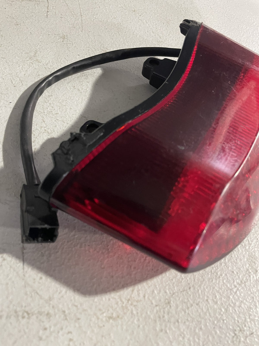 07-12 TRIUMPH STREET TRIPLE 675 REAR TAIL TAILLIGHT BACK BRAKE LIGHT