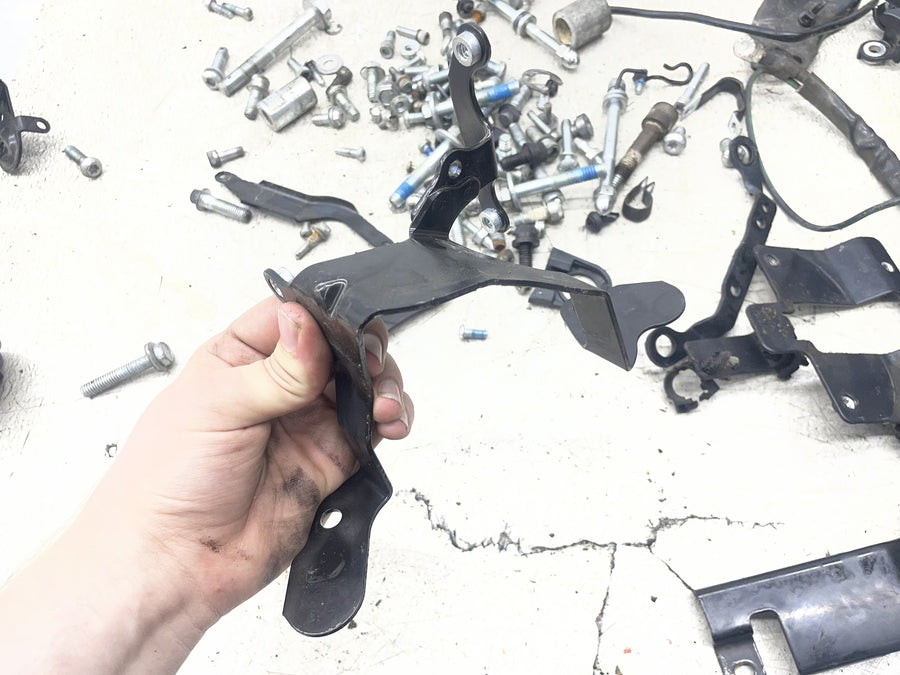 20-24 HARLEY-DAVIDSON SOFTAIL STANDARD FXST PARTS HARDWARE