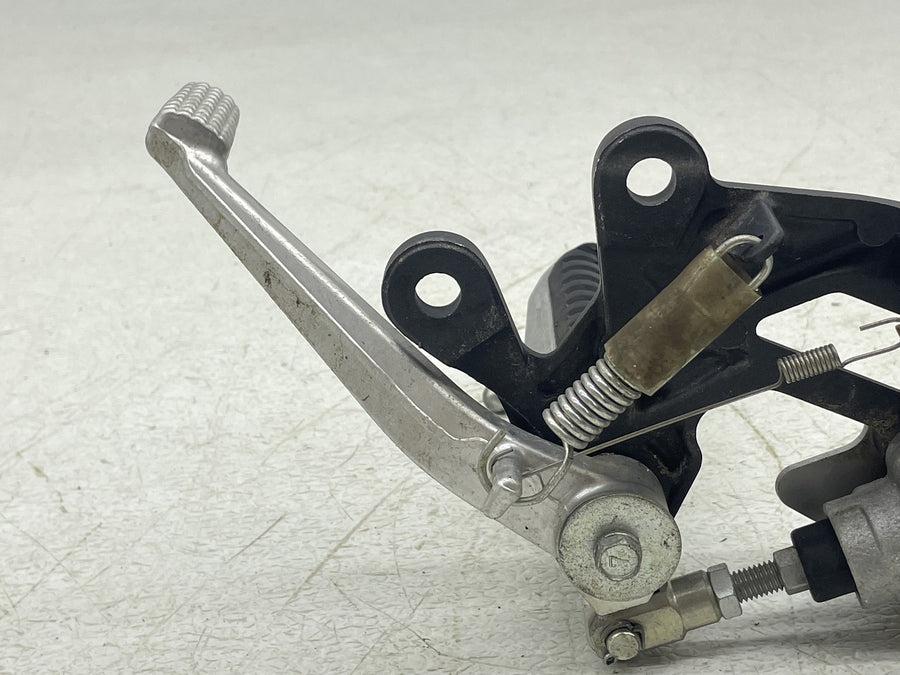 12-26 KAWASAKI NINJA ZX14R RIGHT REARSET REAR SET DRIVER FOOT PEG BRAKE MASTER