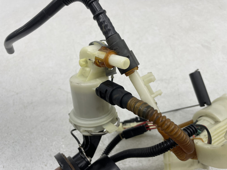07-11 HARLEY-DAVIDSON ELECTRA GLIDE ULTRA CLASSIC FLHTCU FUEL GAS PUMP