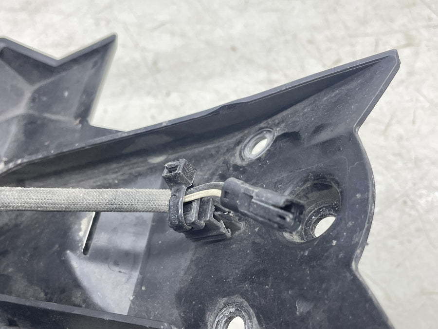 19 POLARIS SLINGSHOT SL REAR FENDER LICENSE PLATE MOUNT BRACKET LIGHT