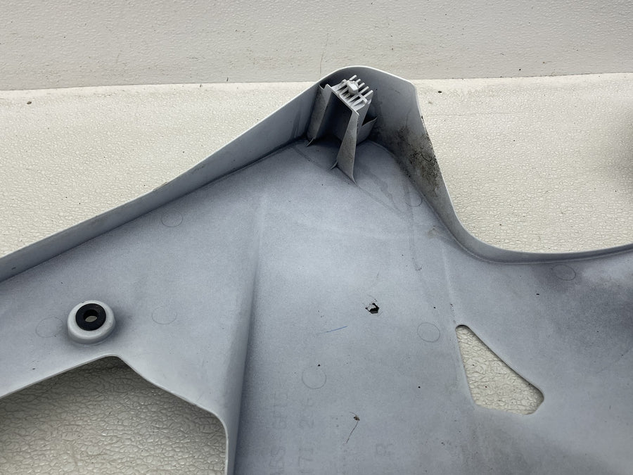 04-05 SUZUKI GSXR750 RIGHT MID UPPER SIDE FAIRING COWL PLASTIC 94407-30G20-019