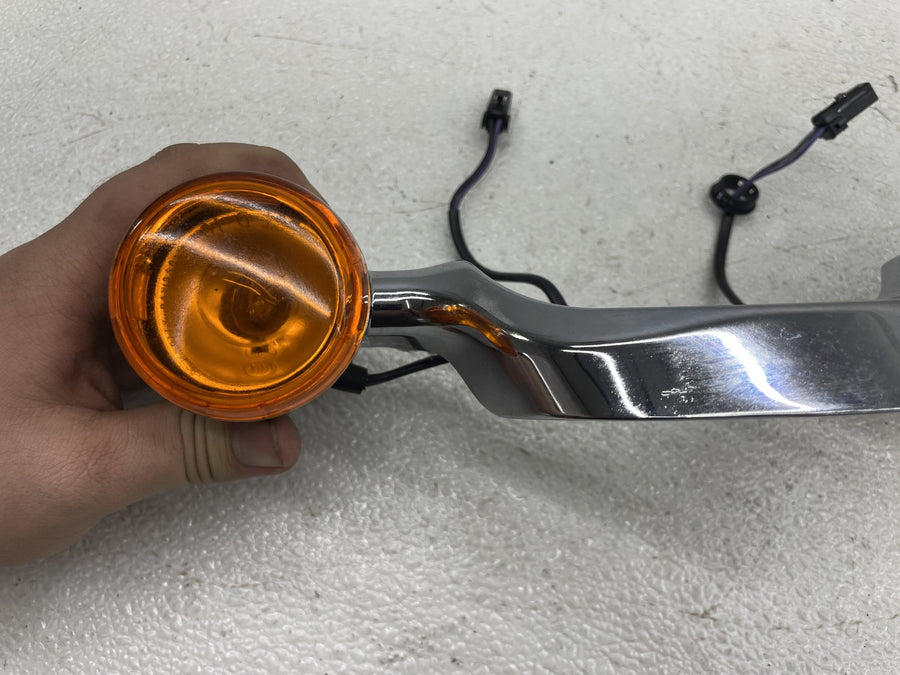 18-24 HARLEY-DAVIDSON HERITAGE CLASSIC FLHCS 114 REAR BACK TURN SIGNAL BAR MOUNT