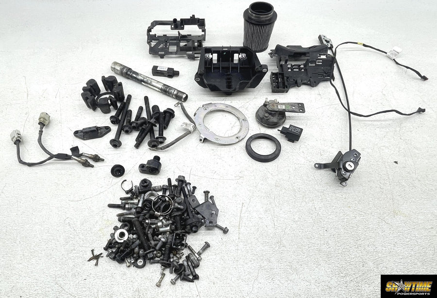 25-26 HARLEY-DAVIDSON NIGHTSTER RH975 PARTS HARDWARE FILTER COVER CUSH HORN