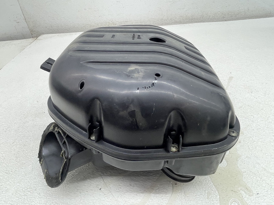 04-05 SUZUKI GSXR750 AIRBOX AIR INTAKE FILTER BOX 13700-30G00