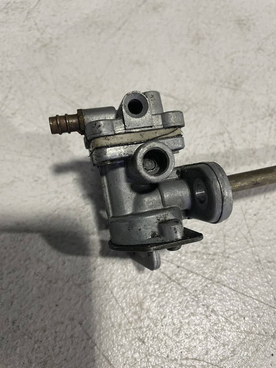 94-09 KAWASAKI NINJA 500R EX500D FUEL GAS TANK PETCOCK SHUT ON OFF VALVE