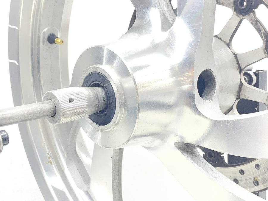 04-06 VICTORY KINGPIN FRONT WHEEL RIM