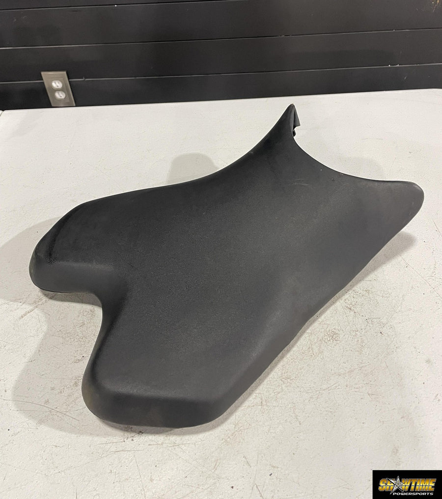 08-16 YAMAHA YZF R6 FRONT DRIVERS SEAT PAD SADDLE PILLION 13S-24710-00-00