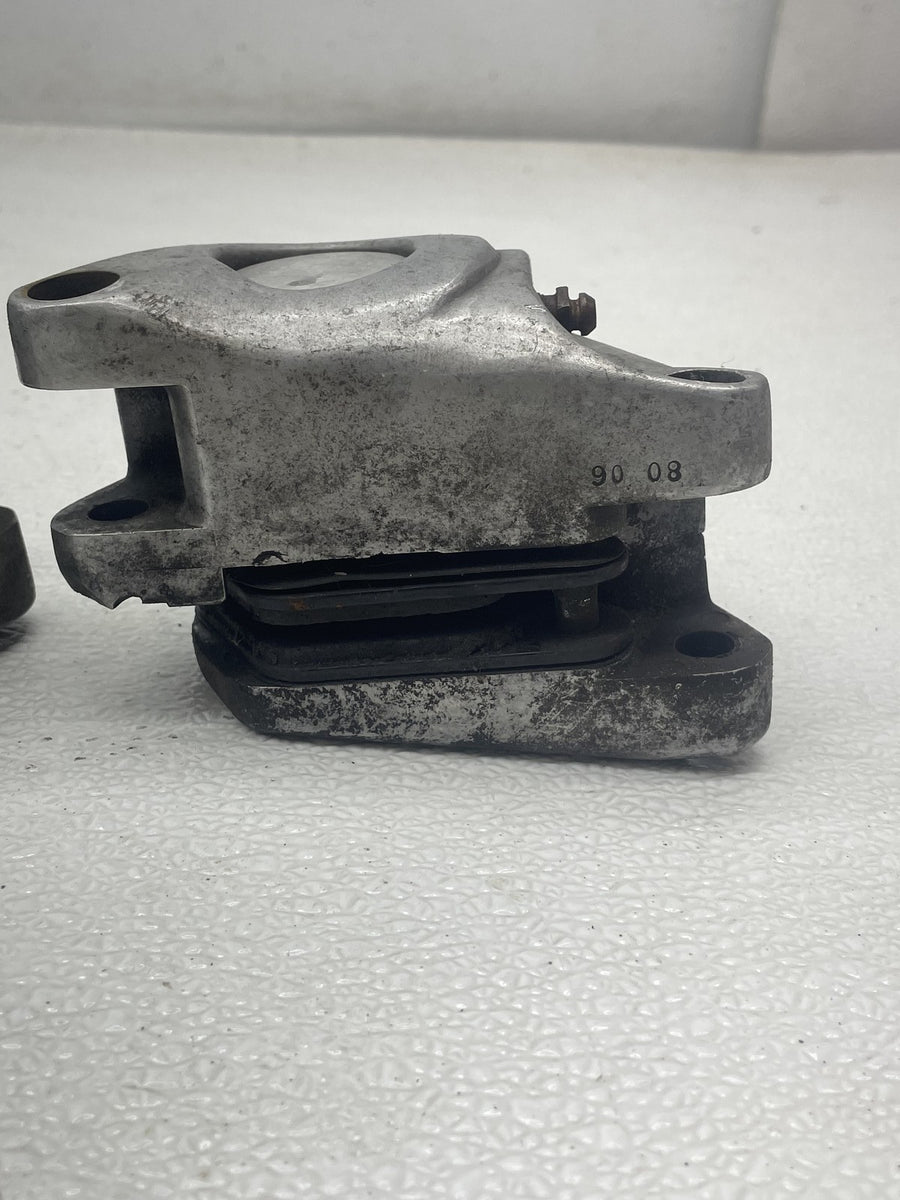 81 HARLEY-DAVIDSON TOUR GLIDE FLT RIGHT LEFT FRONT BRAKE CALIPER SET PAIR
