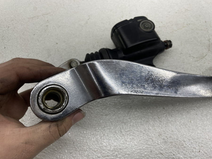 07-11 HARLEY-DAVIDSON STREET GLIDE FLHX REAR BACK BRAKE MASTER CYLINDER