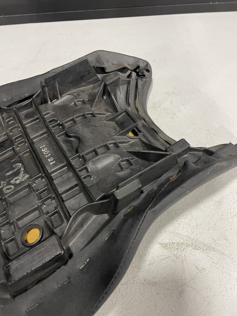 06-07 YAMAHA YZF R6 FRONT DRIVERS SEAT PAD SADDLE PILLION