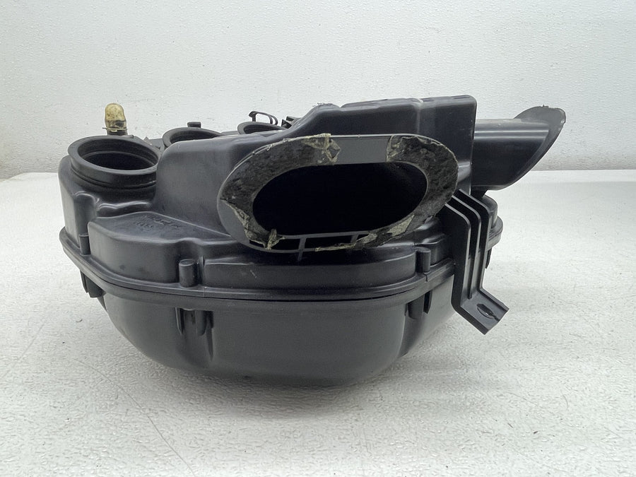 04-05 SUZUKI GSXR750 AIRBOX AIR INTAKE FILTER BOX 13700-30G00