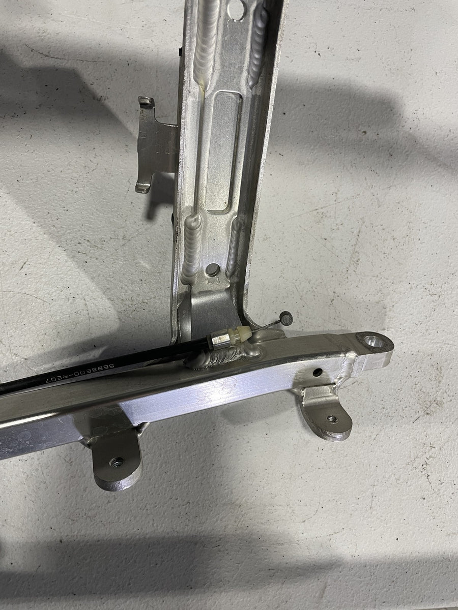 99-02 YAMAHA YZF R6 REAR BACK TAIL SUBFRAME SUB FRAME