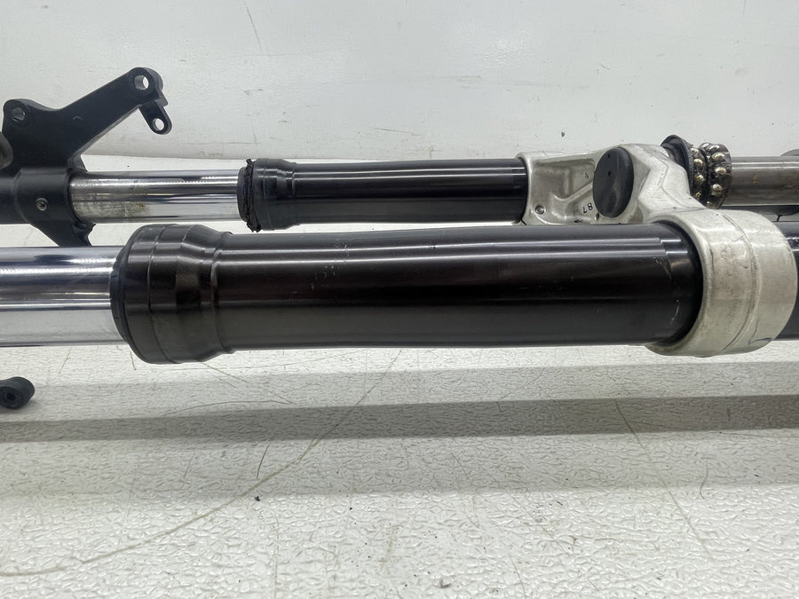 06-15 YAMAHA FZ1 FZ1S FRONT FORKS SHOCK SUSPENSION TRIPLE TREE STRAIGHT