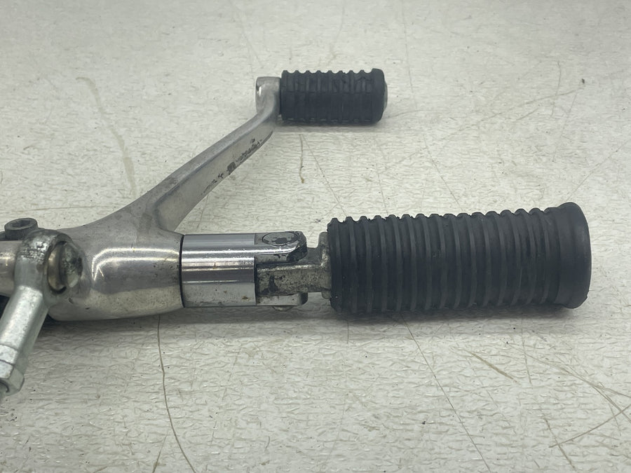 04-06 HARLEY-DAVIDSON SPORTSTER 1200 CUSTOM XL1200C LEFT FRONT FOOT PEG SHIFTER