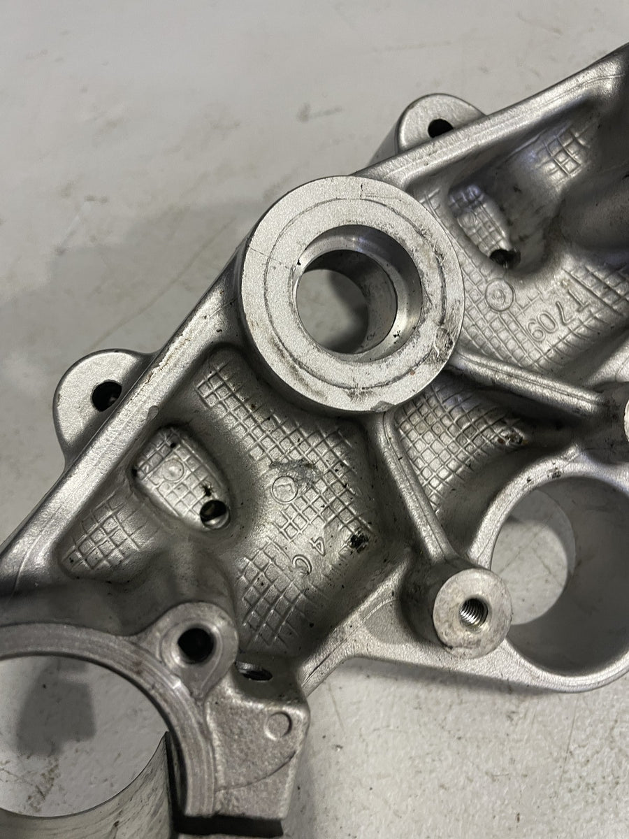 2006 TRIUMPH TIGER FORKS UPPER TRIPLE TREE CLAMP