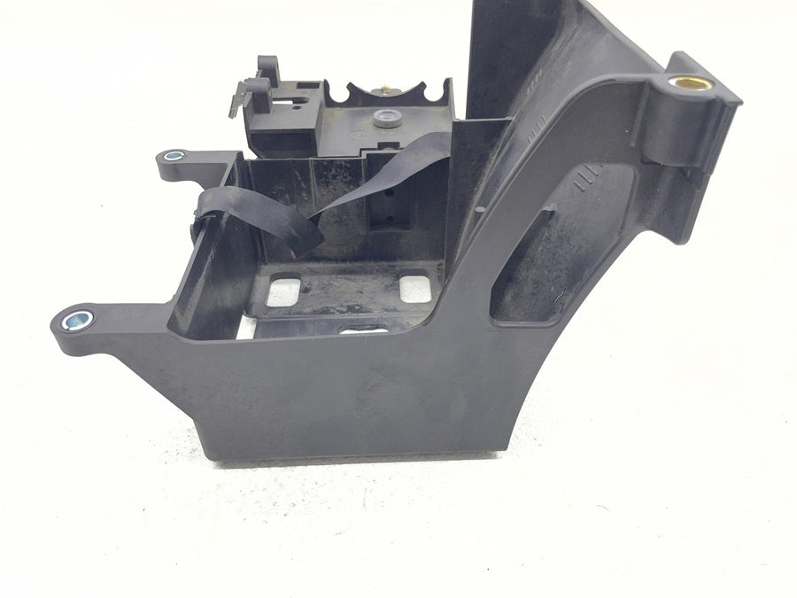 17-23 HARLEY-DAVIDSON ELECTRA GLIDE ULTRA LIMITED FLHTK BATTERY TRAY BOX HOLDER